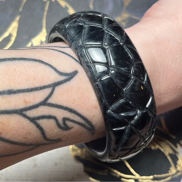 Vintage Rare Black Bakelite Textured Chunky Bangle Bracelet Crackle Effect D3 - Picture 14 of 16